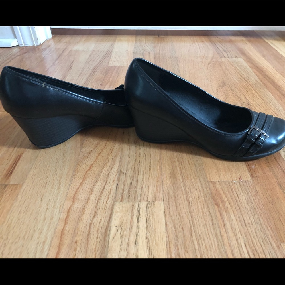 Apt 9 black wedges size 7